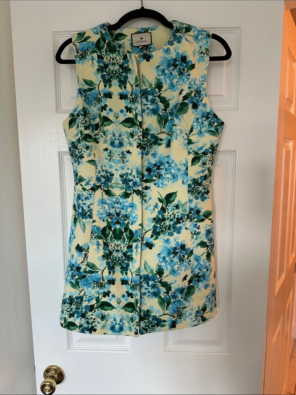 Sleeveless Floral Shift Top - Blue/Green on Cream